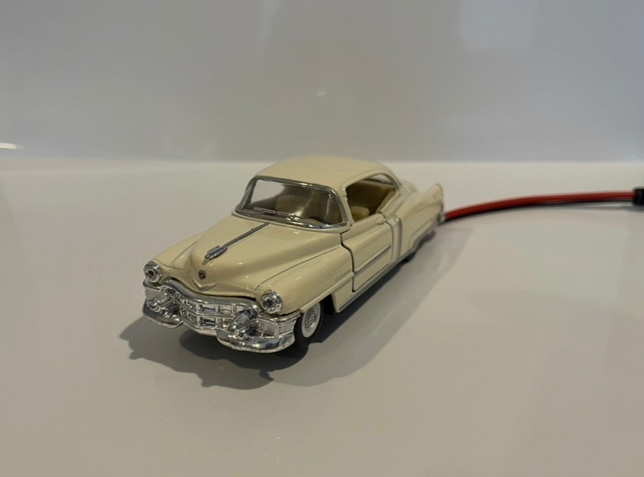 1/43 Scale Eggshell White Cadillac Series 62